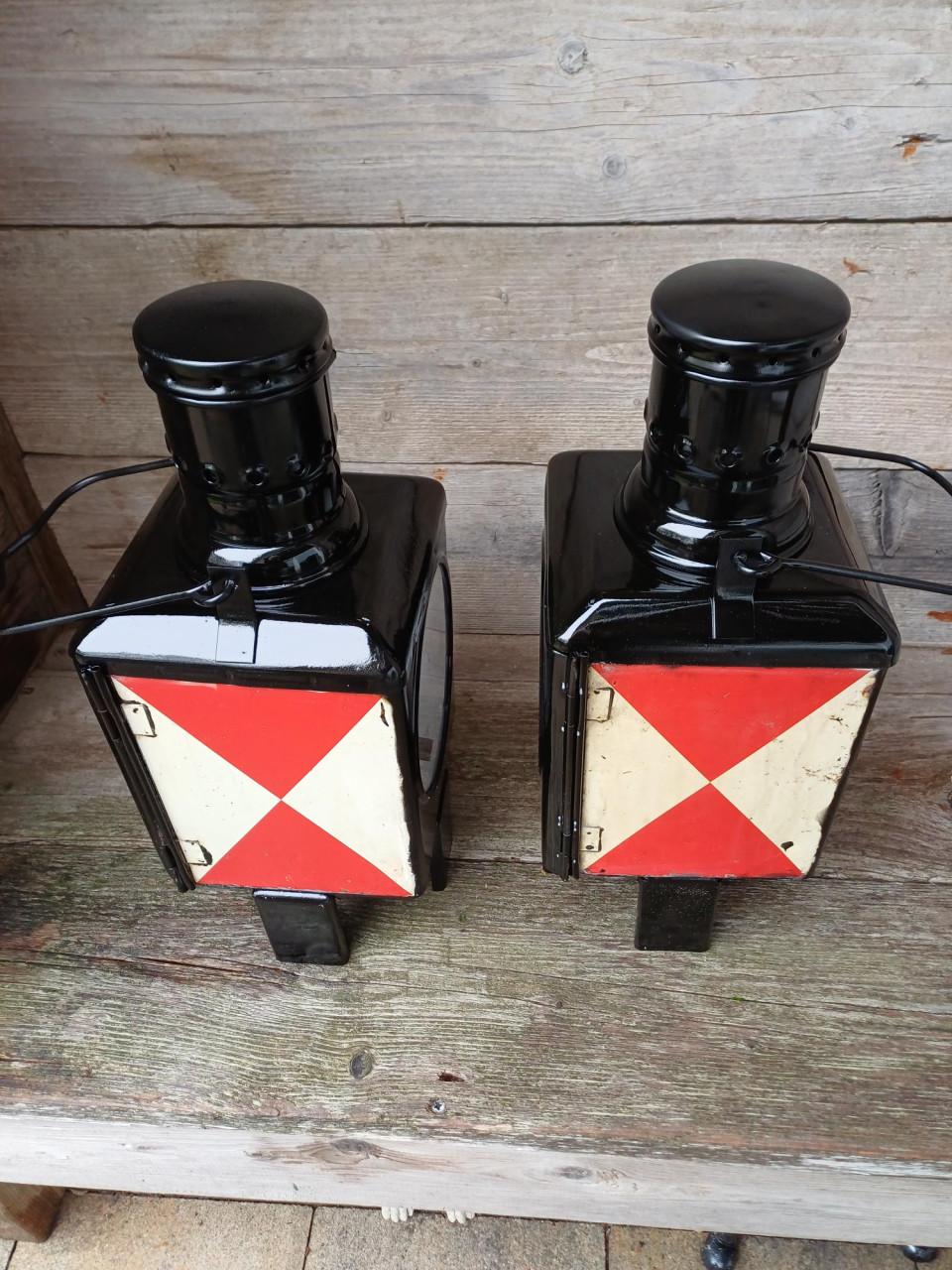 2 Spoorweglampen