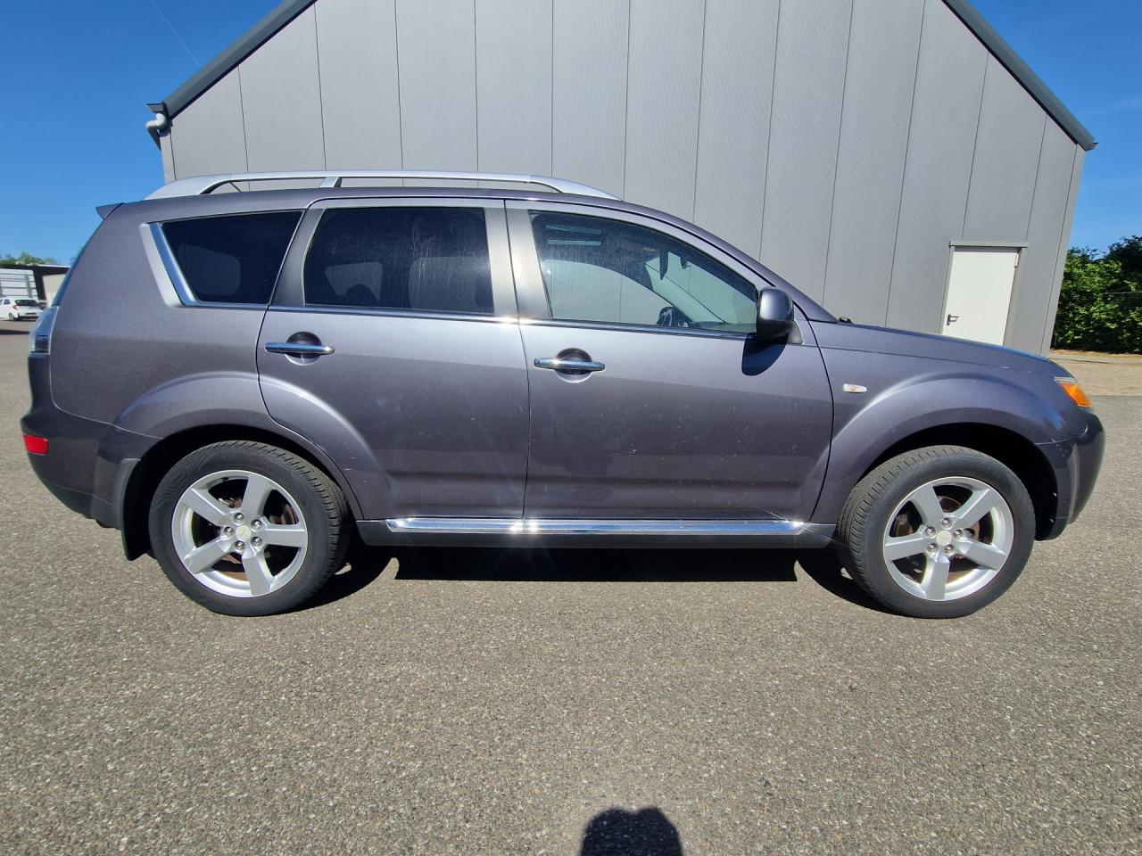 Mitsubishi OUTLANDER GLS