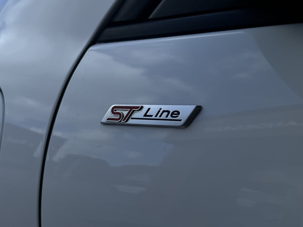 Ford Kuga 2.5 phev st-line x | camera | apple/ android carplay | head-up di