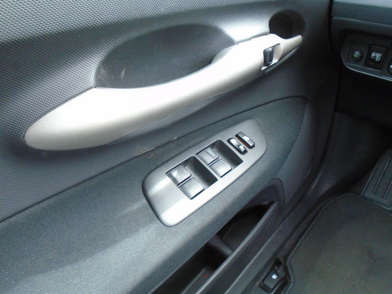 Toyota Auris 1.6 VVTi Vele extra's