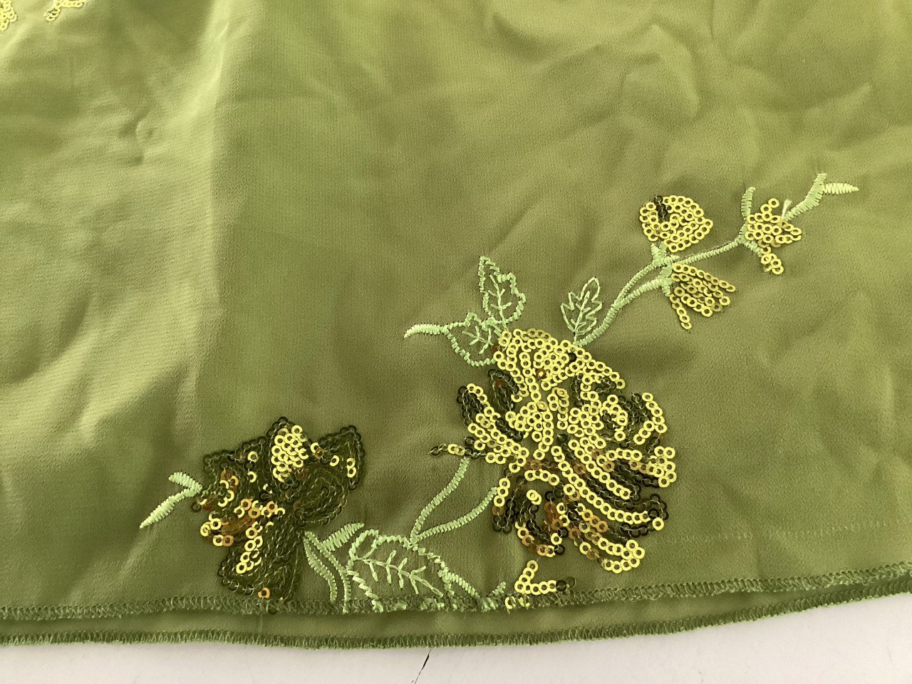 Tule rokje met borduursel en pailletten maat m
