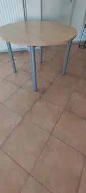 Ronde uitschuifbare eettafel