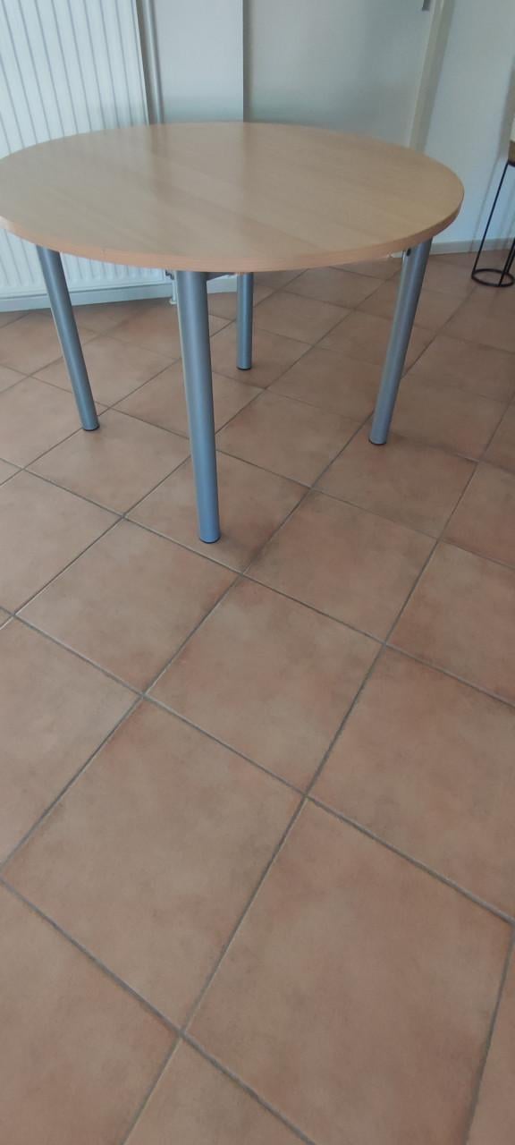 Ronde uitschuifbare eettafel