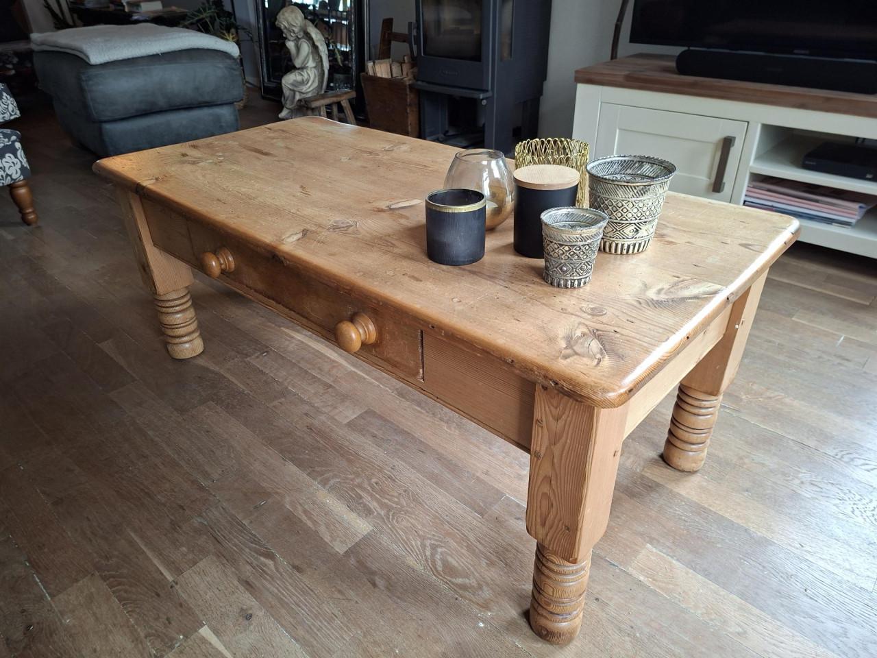 Antiek grenen salontafel