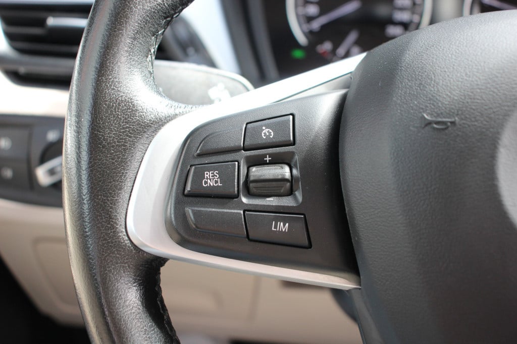 BMW X2 sdrive18i executive | leder | achteruitrijcamera | navi |