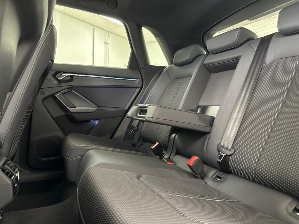 Audi Q3 45 tfsi e s edition | panoramadak | keyless entry | adaptief cc. |