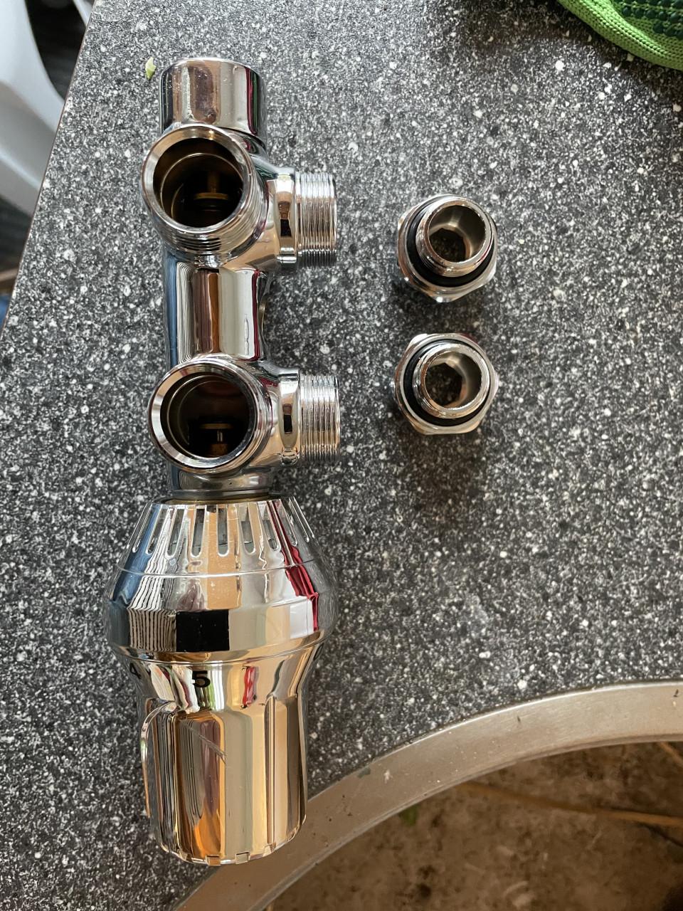 Onderblok radiator met kraan