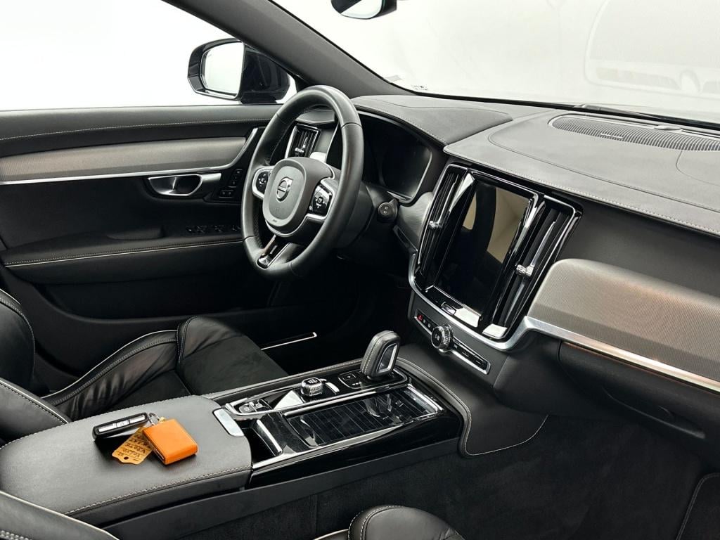 Volvo V90 t6 340pk recharge r-design| panodak| adap.cruise| camera| h&k so