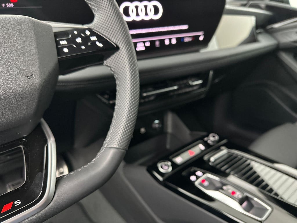 Audi A6 Sportback E-tron s edition e-tron 270kw/367pk 100kwh sportback elek