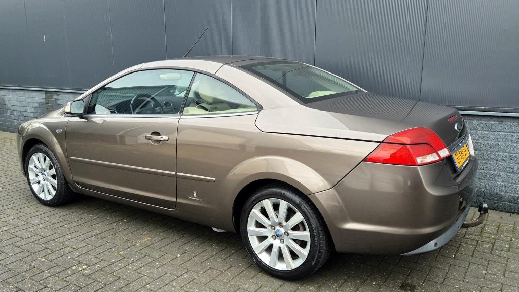 Ford Focus coupé-cabriolet | airco | sto 2.0-16v titanium