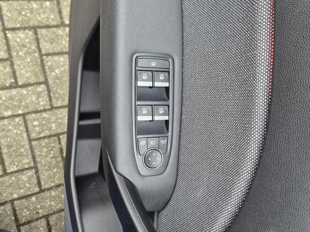 Renault Captur 1.6 e-tech full hybrid 145 techno camera, p-hulp v+a, adapt.