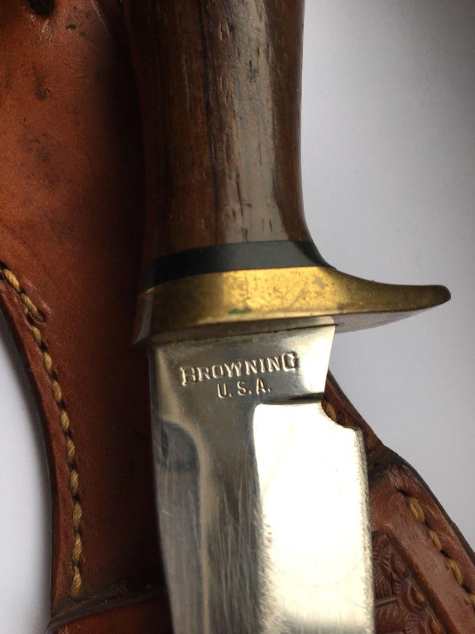 Browning mes met lederen foedraal