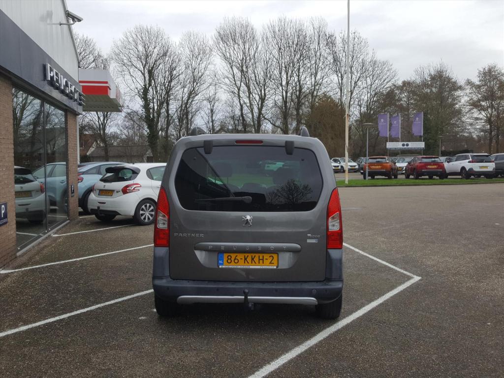 Peugeot Partner 1.6vti-110pk tepee outdoor zenith-dak | trekhaak | panorama