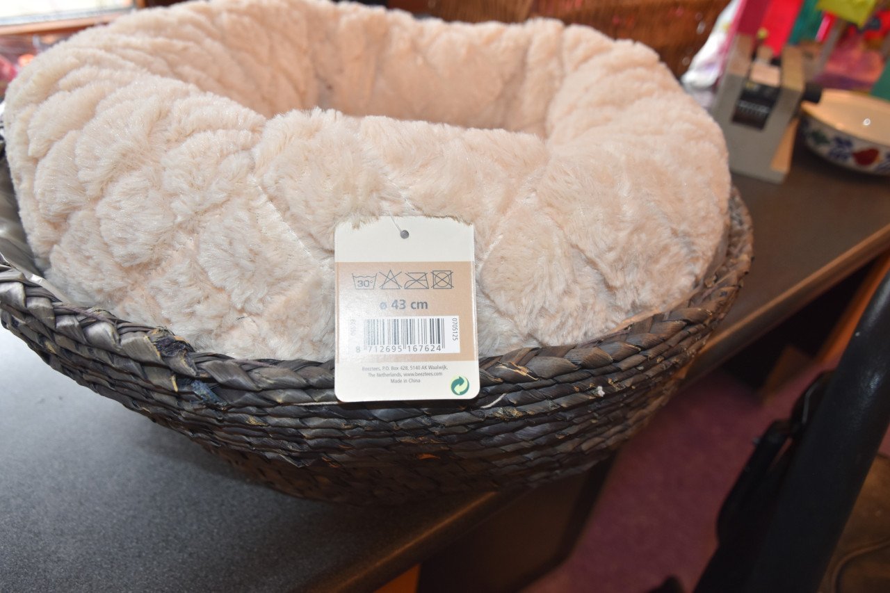 Kattenmandje nieuw