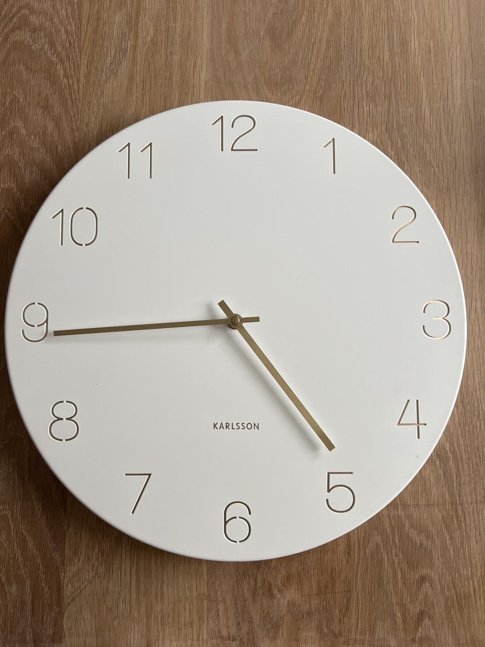 Karlsson klok 40cm wit met goud