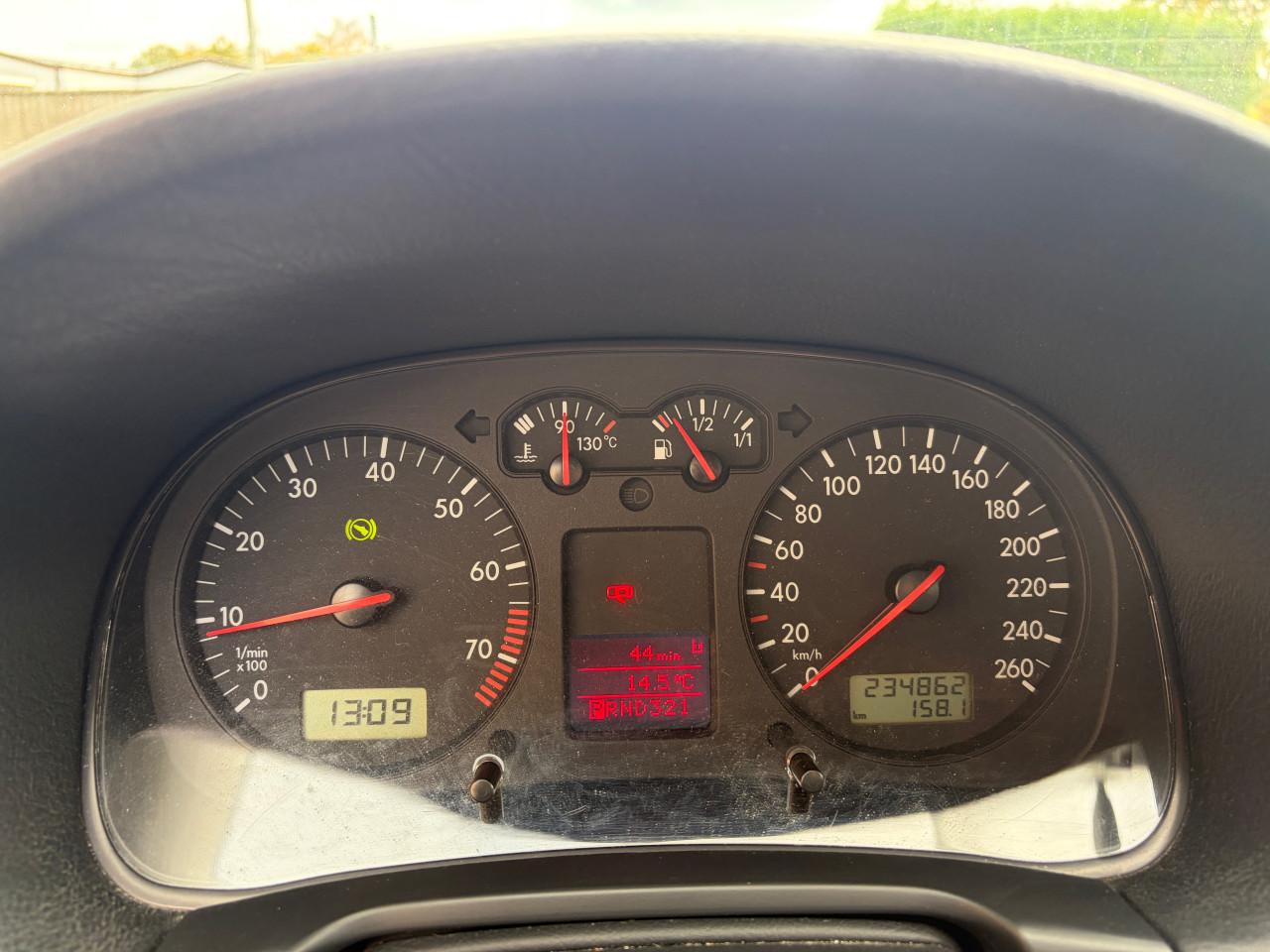 Volkswagen Golf 1.6i Automaat 2002 Airco Trekhaak Apk