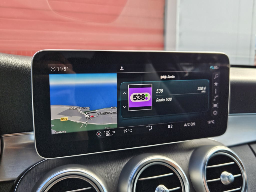 Mercedes-Benz C-Klasse coupé 300 premium plus pack | burmester | acc