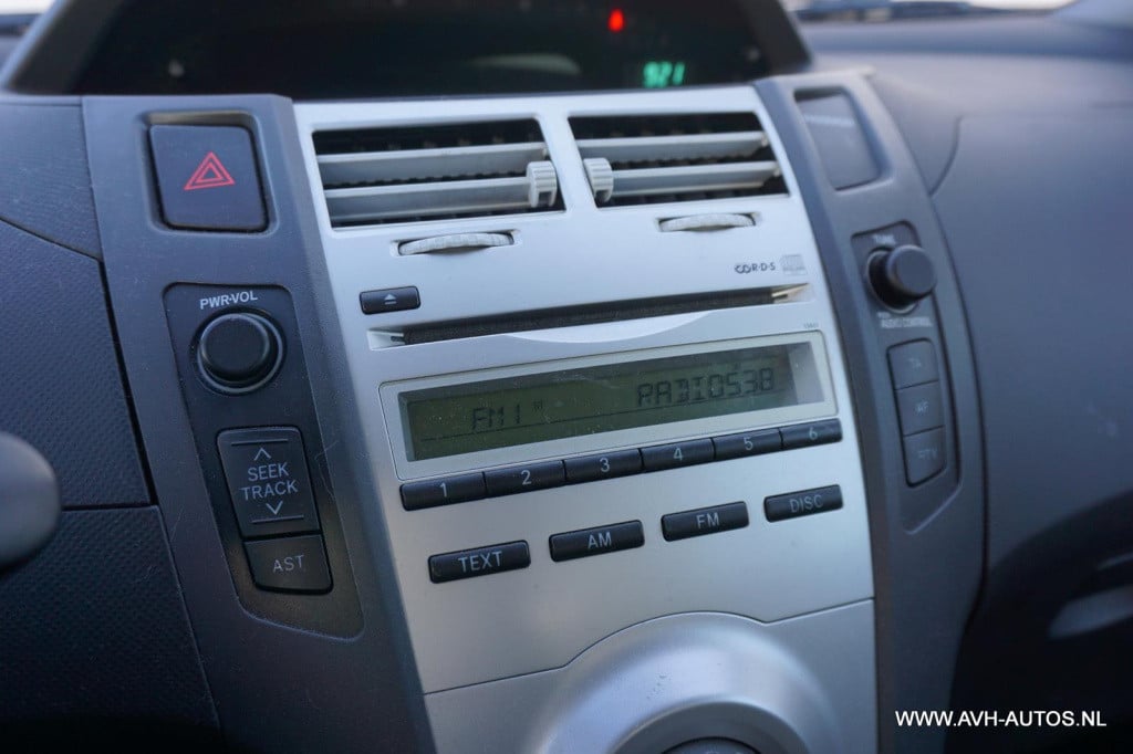 Toyota Yaris 1.0 vvti terra