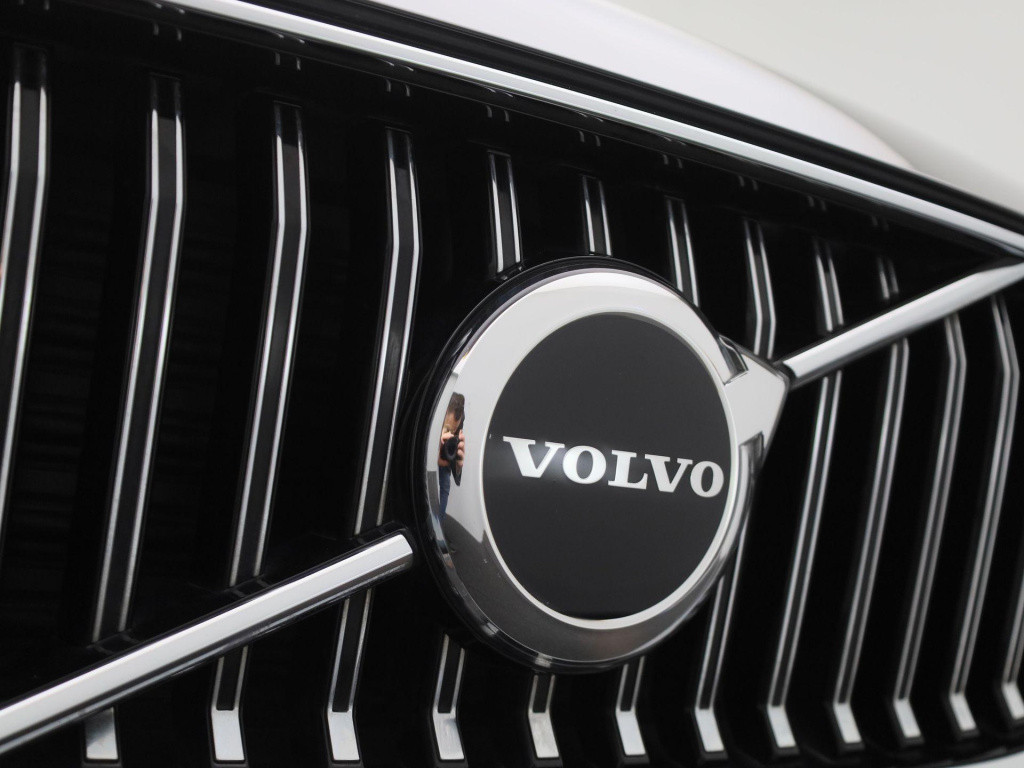 Volvo XC60 2.0 t6 plug-in hybrid awd core bright | long range | navigatie |