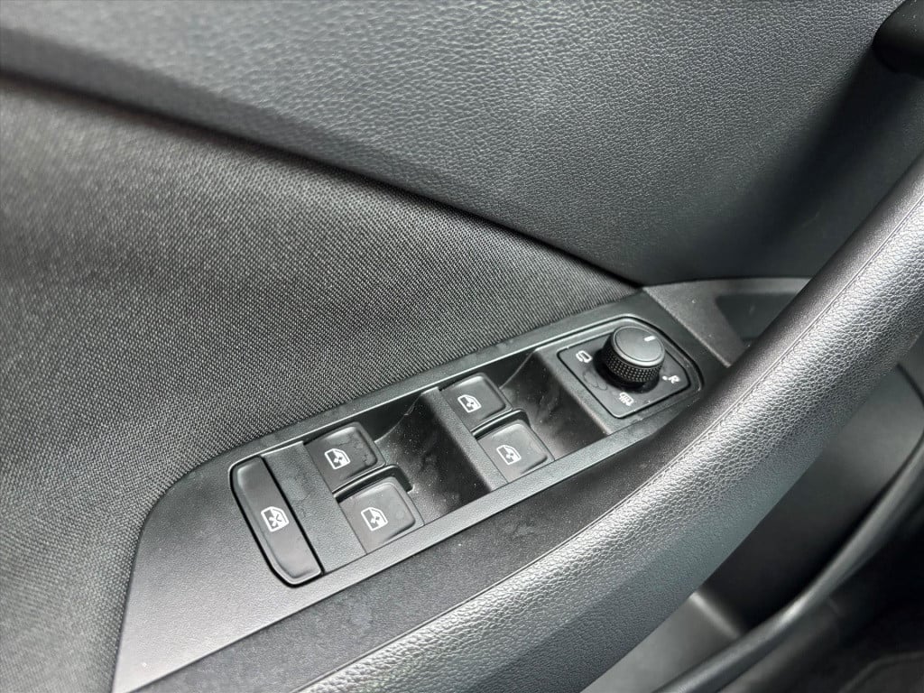 Skoda Kamiq 1.0 tsi greentech 110pk dsg-7 business edition|led|trekhaak|nav