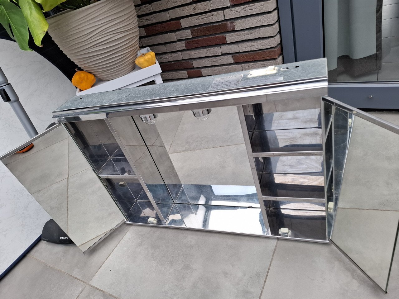 METALKRIS SIRIO spiegelkast.