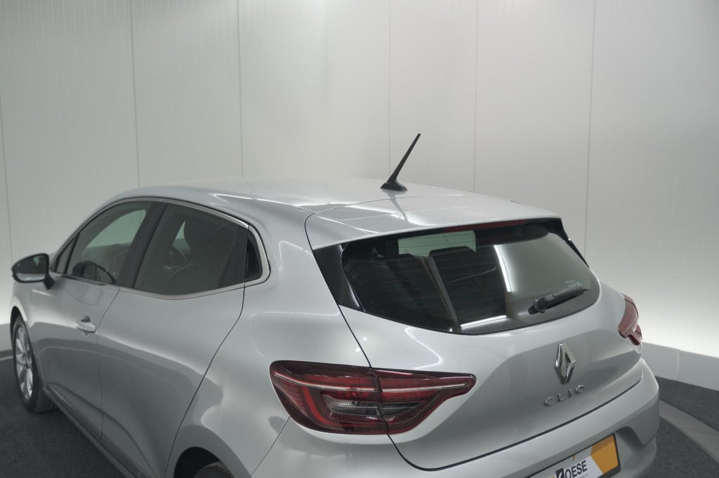 Renault Clio tce 100 intens | parkeersensoren | apple carplay | climate con