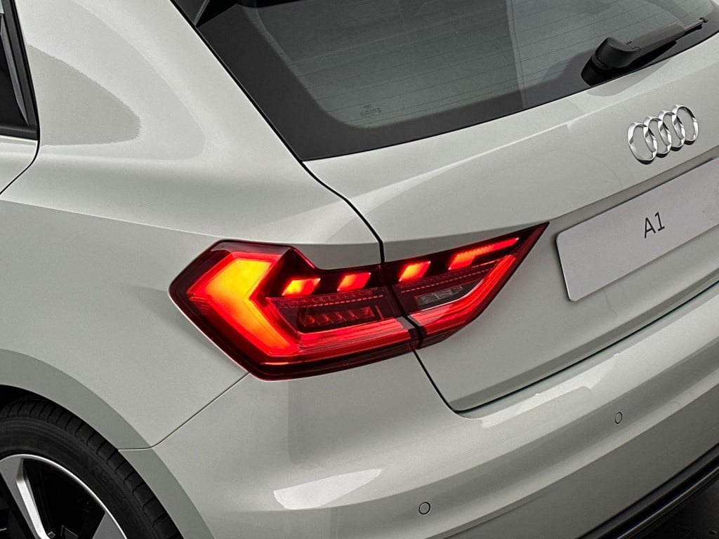 Audi A1 Sportback s edition 25 tfsi 70 kw / 95 pk sportback 7 versn.