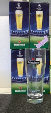 CHAMPIONS LEAGUE HEINEKEN BIERGLAZEN,NIEUW IN ORIGINEEL DOOSJE.