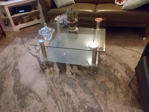 Glazen salontafel ( Gratis af te halen )