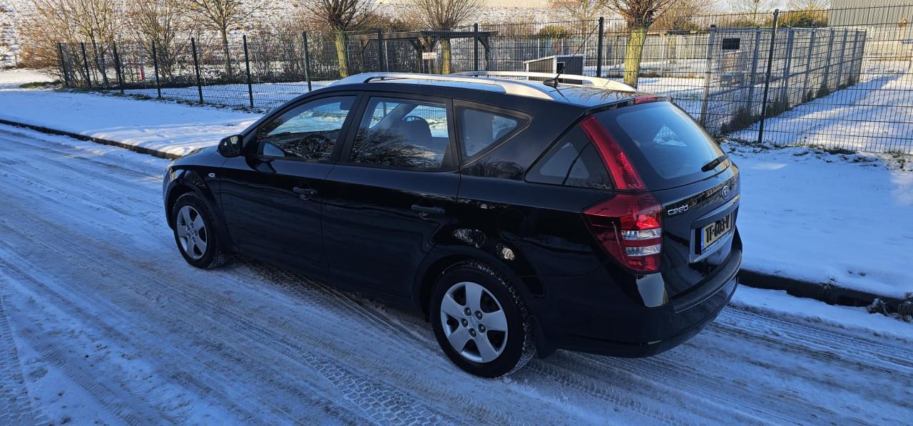 Kia cee'd Sporty Wagon 1.4 X-ecutive 2 De Eigenaar!