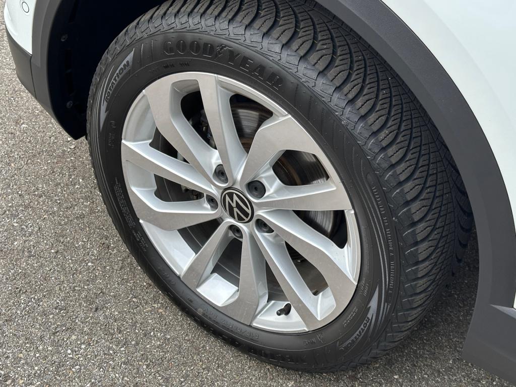 Volkswagen T-roc 1.5 tsi 150pk dsg style | trekhaak | navi | iq light | ada