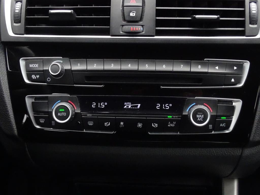 BMW 1 Serie 118i corporate lease essential automaat | led | navi