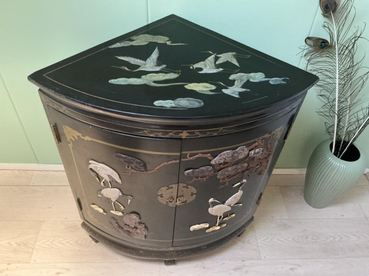 Antiek Chinese hoekkast