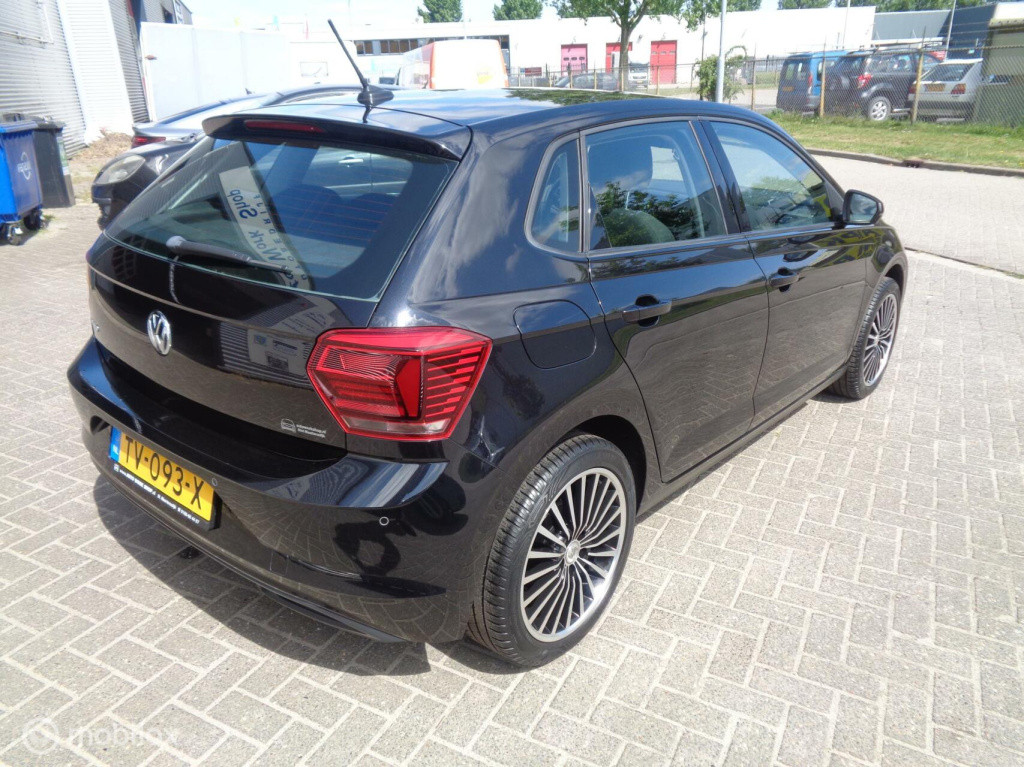 Volkswagen Polo 1.0 tsi beats/airco/pdc/carplay/17''lm velgen/led