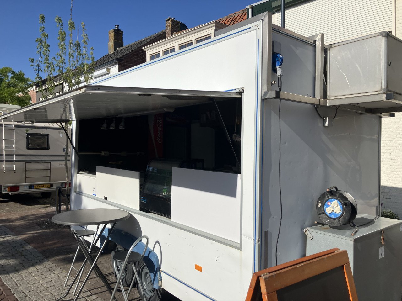 Foodtruck / Frietkar / Verkoopwagen / Snackwagen