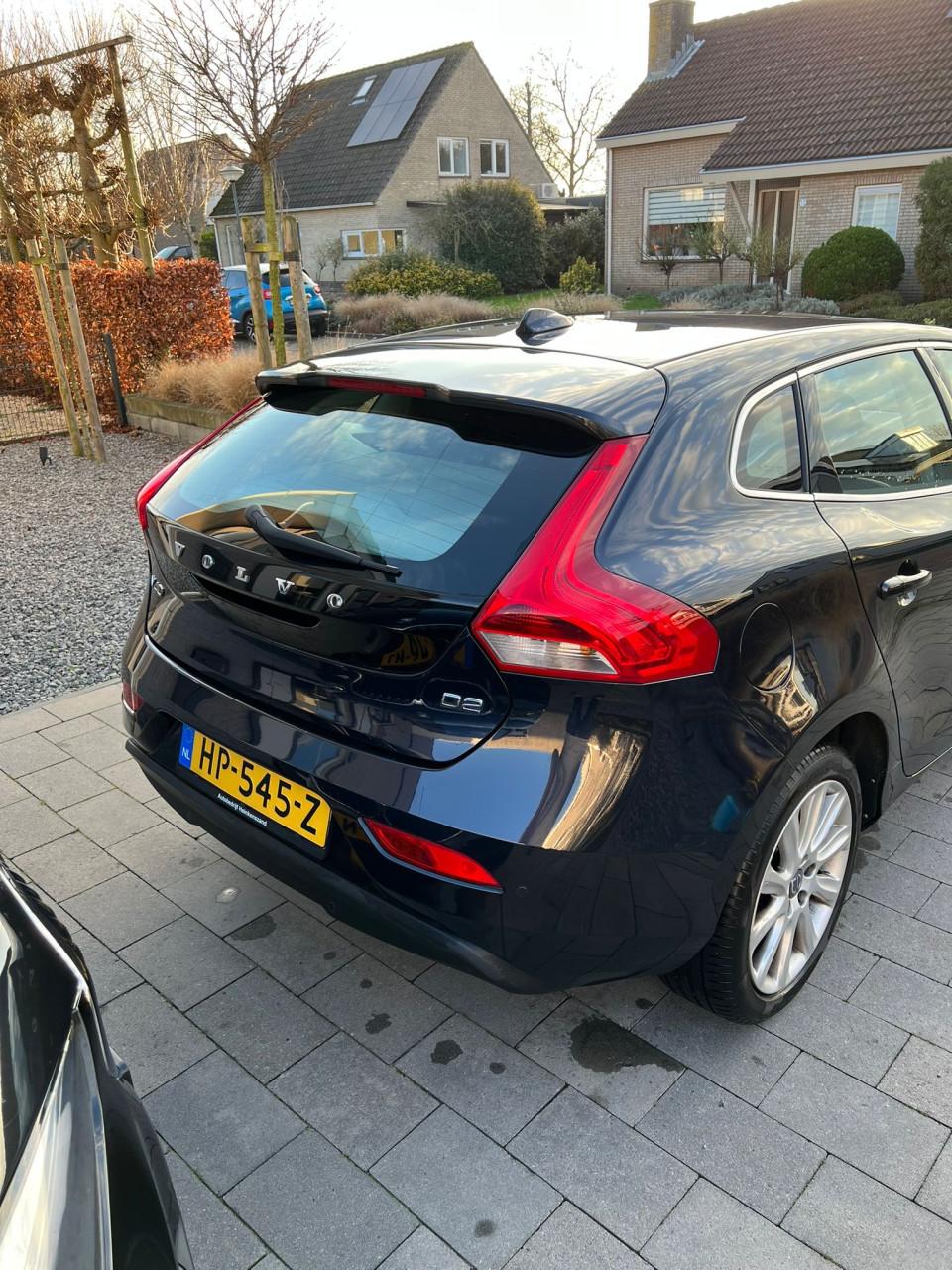 Volvo v40