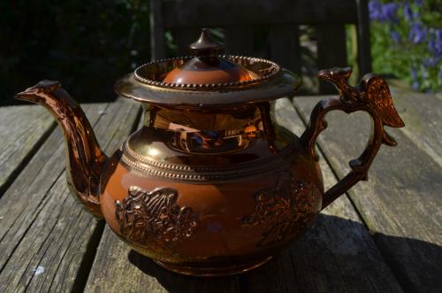 Goudsteen Staffordshire ca. 1850 Koffiepot