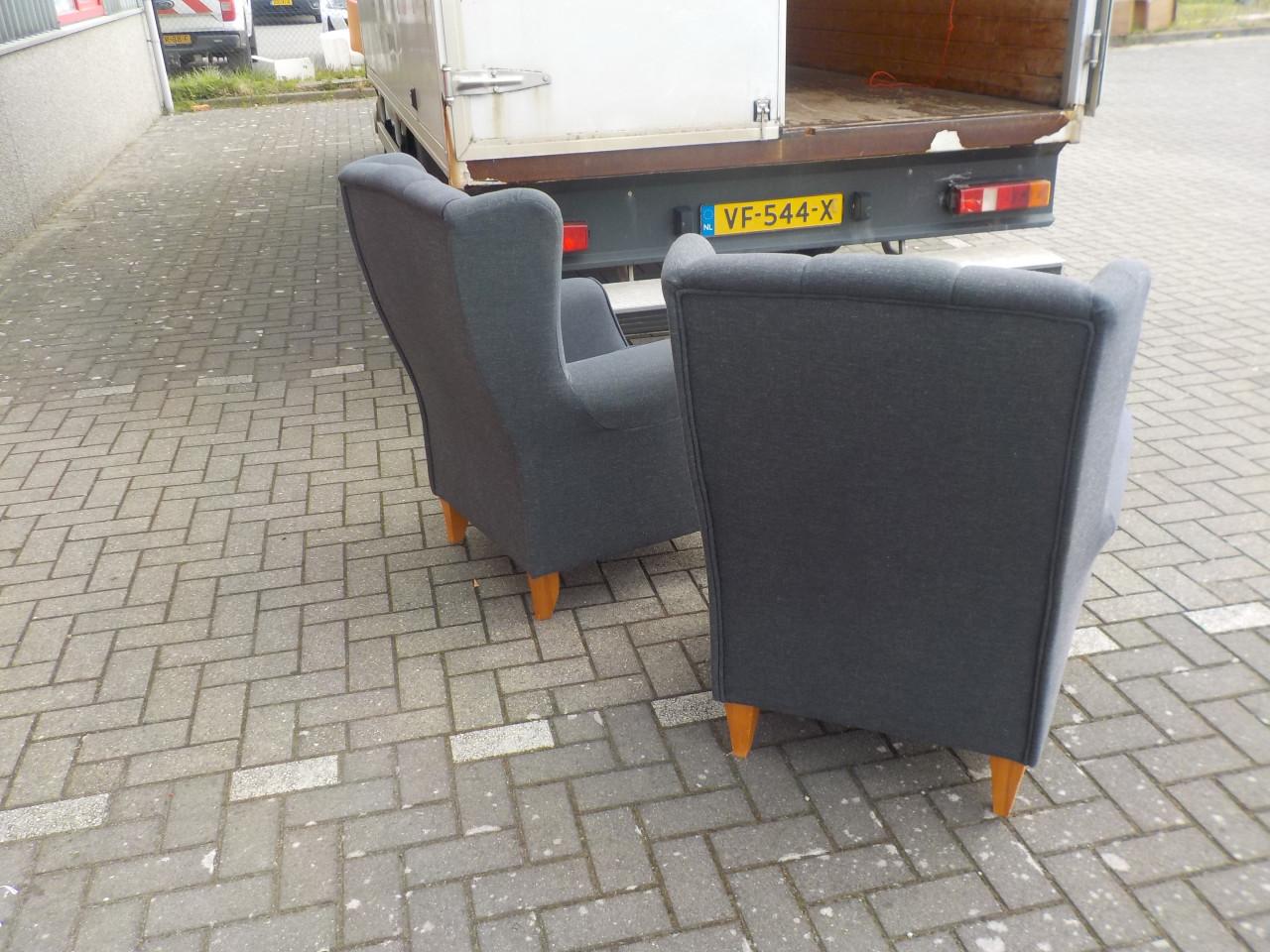 2 mooie kwaliteit stoffen fauteuil in goede tot zeer goede staat setprijs