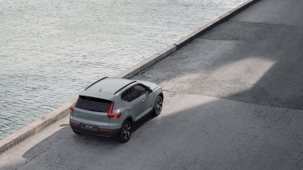 Volvo XC40 b4 gt plus dark
