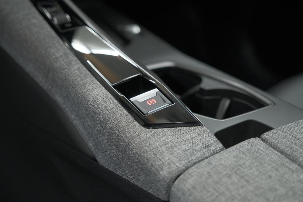 Peugeot 3008 1.2 hybrid 145 gt | panoramadak | focal hi-fi | 360 camera | e