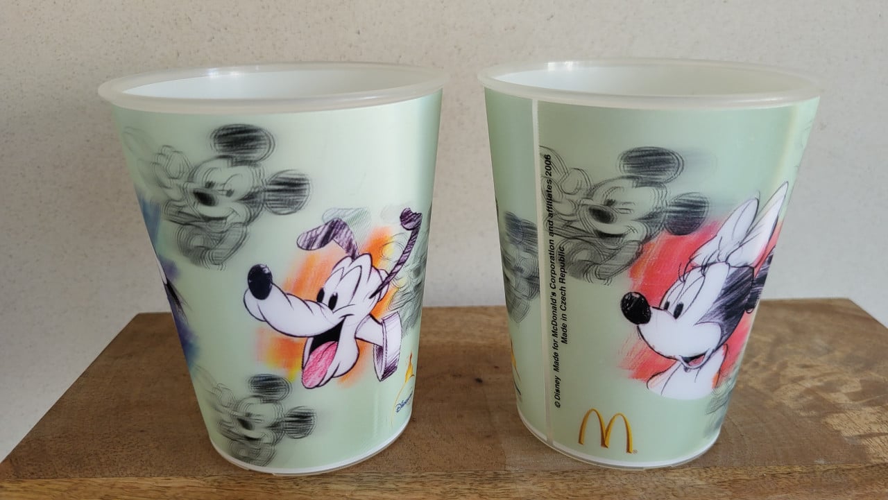 Mc Donalds Happy Meal 2006 set v 2 Disney hologram bekers