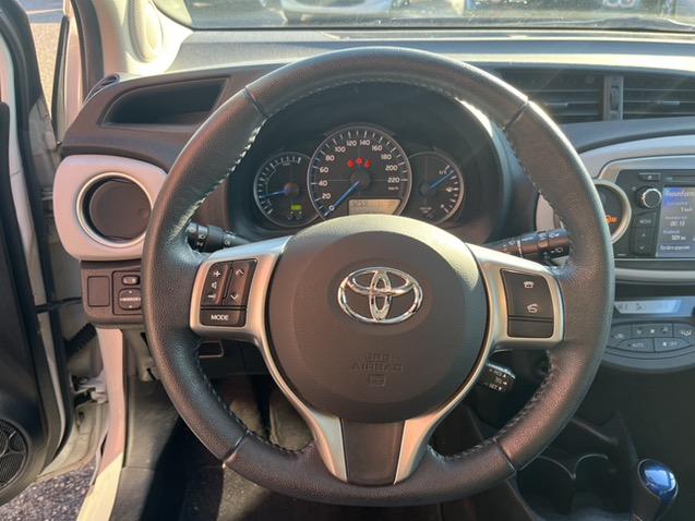 Toyota Yaris 1.5 full hybrid dynamic | pano | 16'' lmv | camera | zeer netj