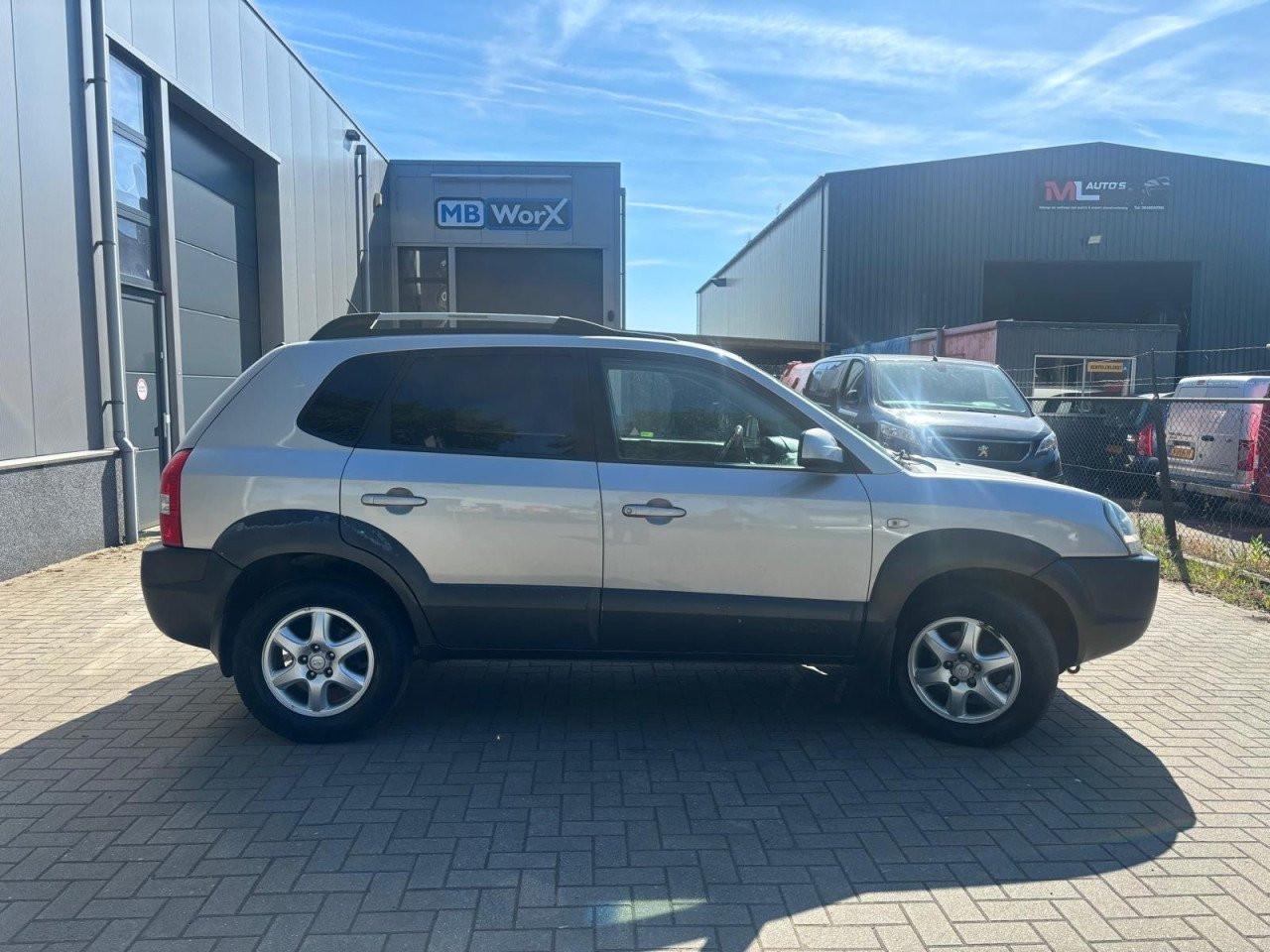 Hyundai Tucson 2.0i Dynamic Jaar Apk / Cruise