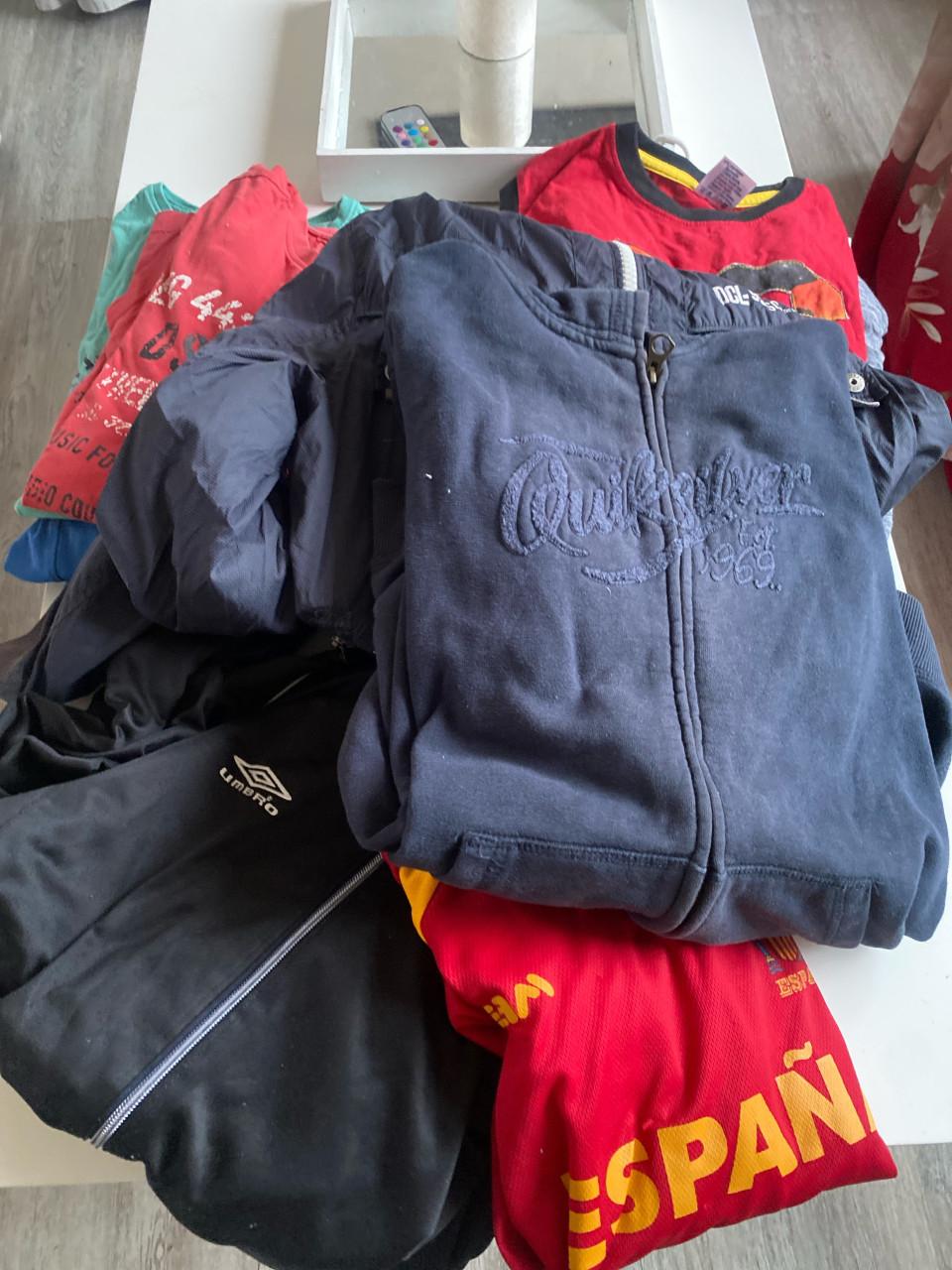 Jongens/herenkleding pakket maat S en 176