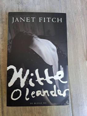 Roman Witte oleander van Janet Fitch