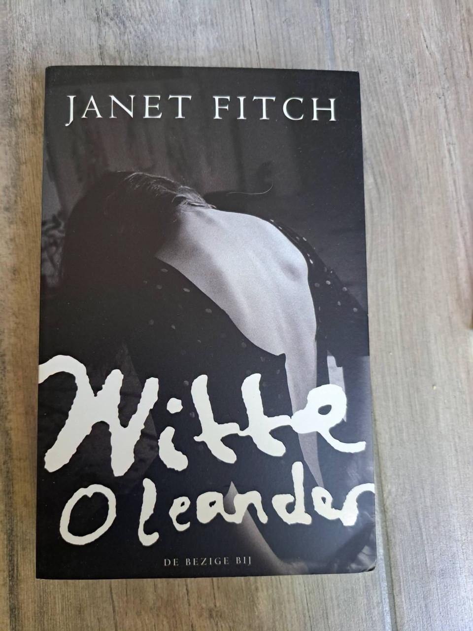 Roman Witte oleander van Janet Fitch