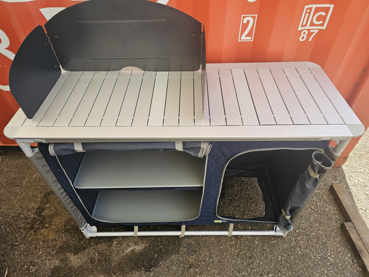 Outdoor kitchen