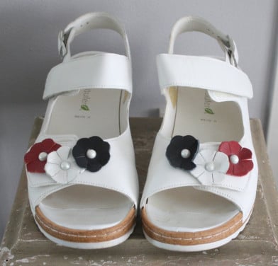 Witte sandaal met bloemen maat 6,5 H