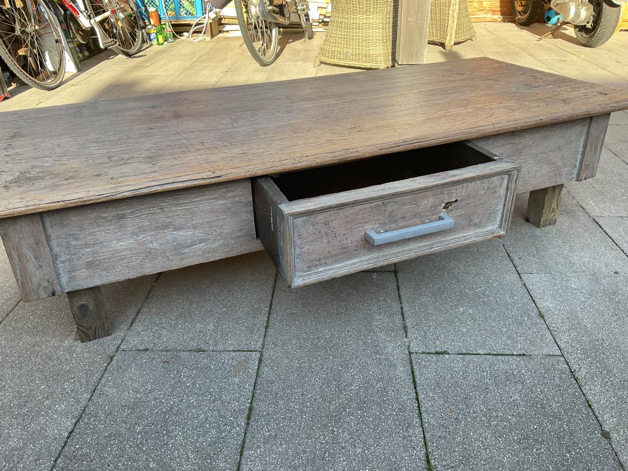 Te Koop: Oude Landelijke Salontafel