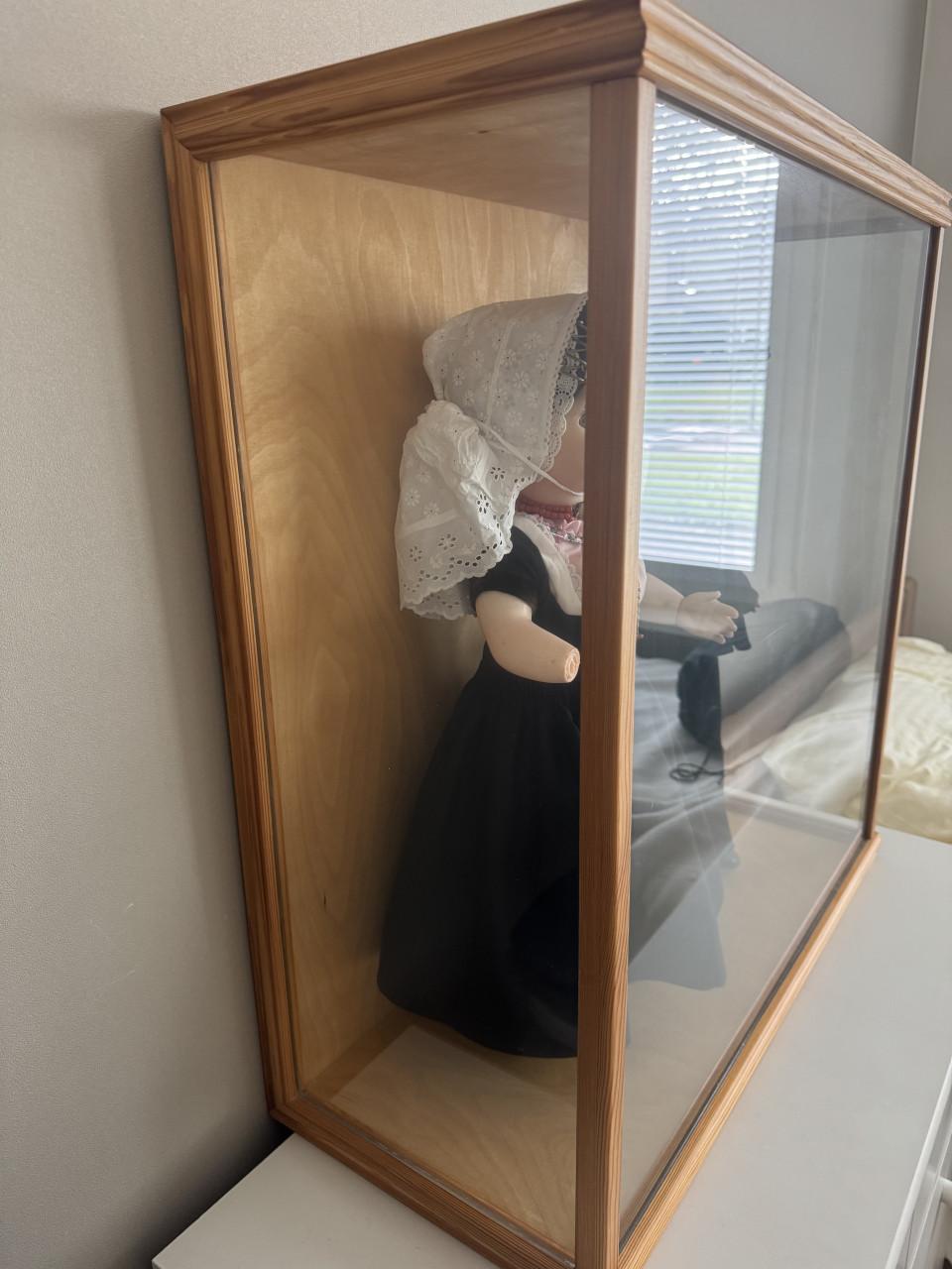 2 Zeeuwse klederdracht poppen zie tekst